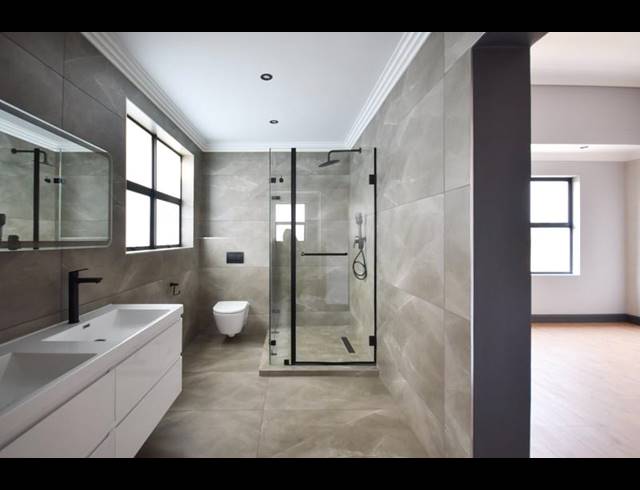 3 BEDROOM HOUSE FOR SALE IN MIDSTREAM ESTATE